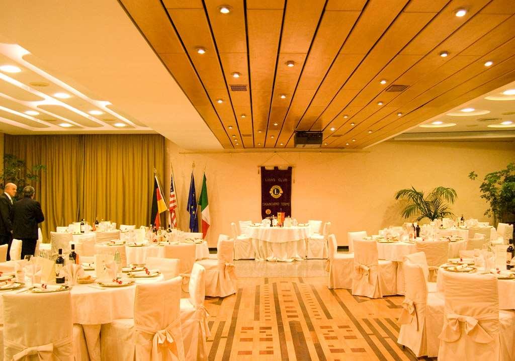 קיאנצ'נו טרמה Grand Hotel Ambasciatori Wellness & Spa מסעדה תמונה